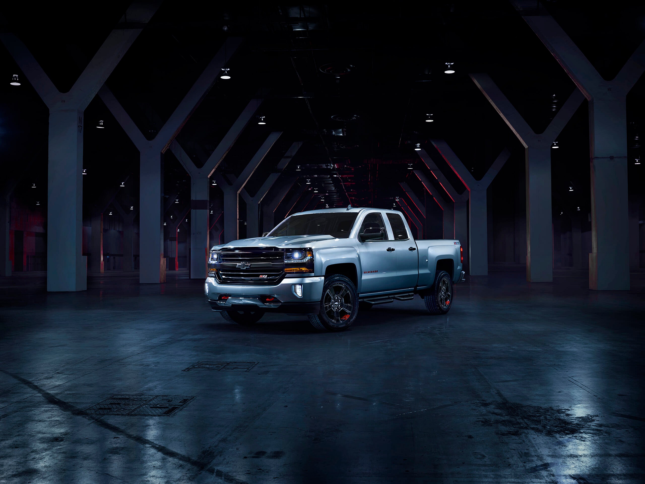 2017-Chevrolet-Silverado-Redline-026