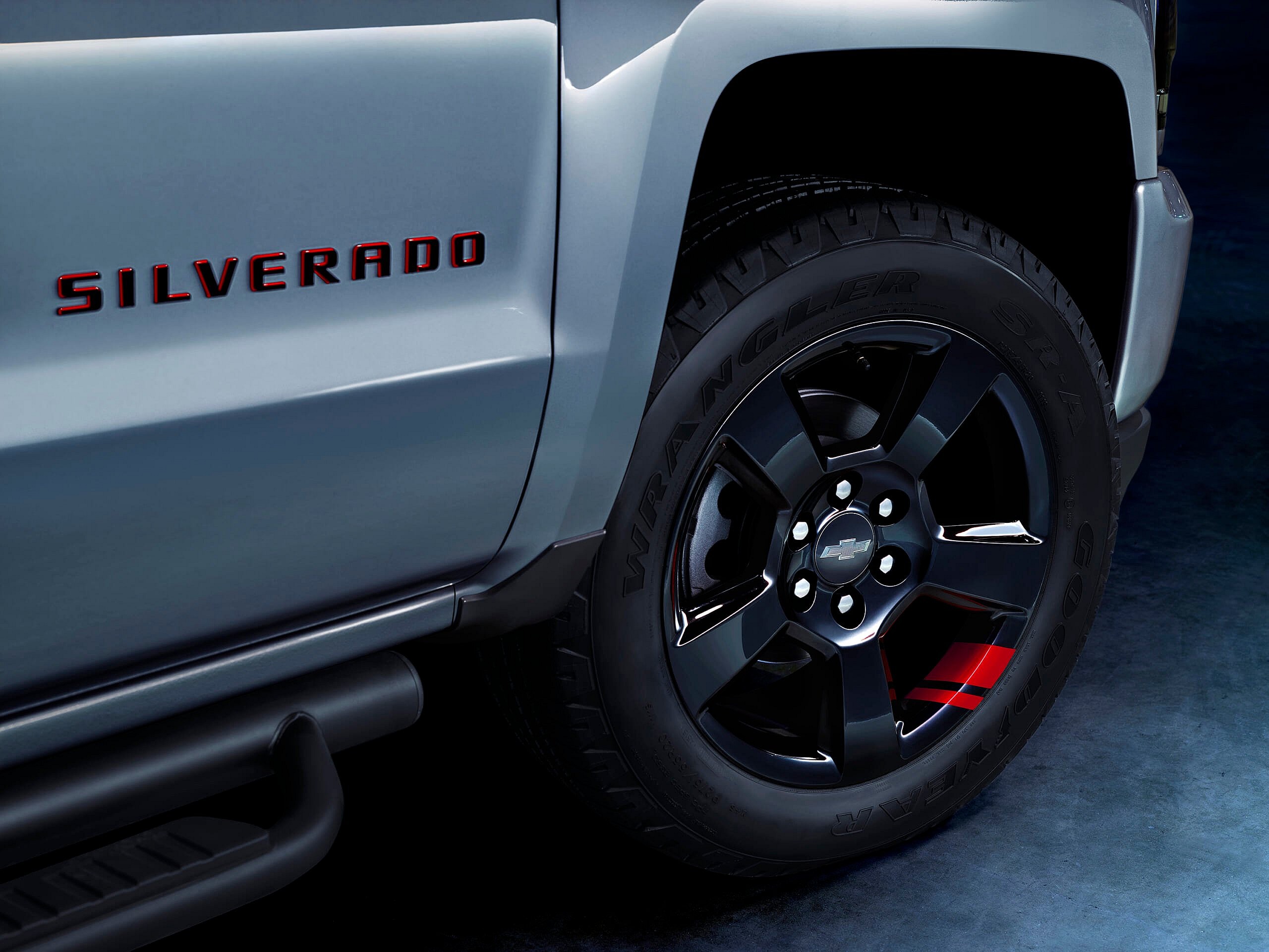 2017-Chevrolet-Silverado-Redline-027