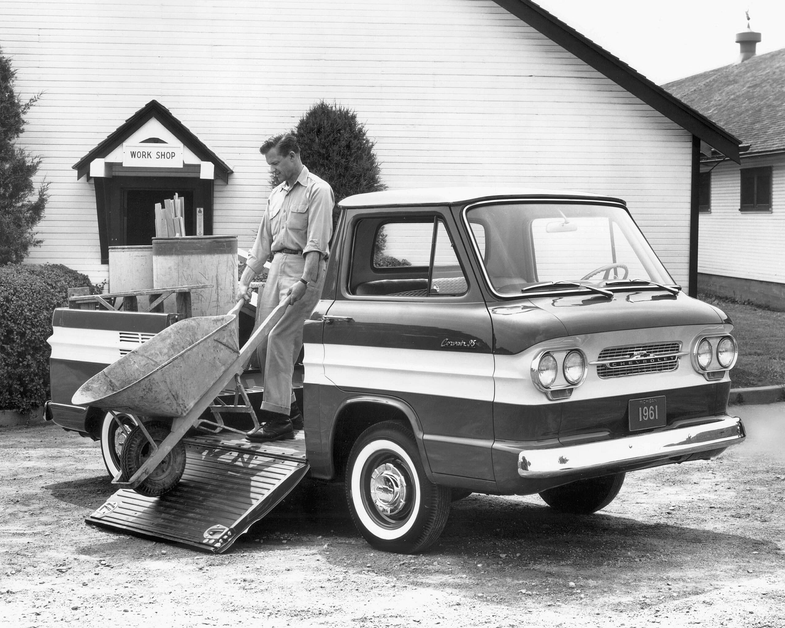 1961-Chevrolet-Corvair-Rampside1