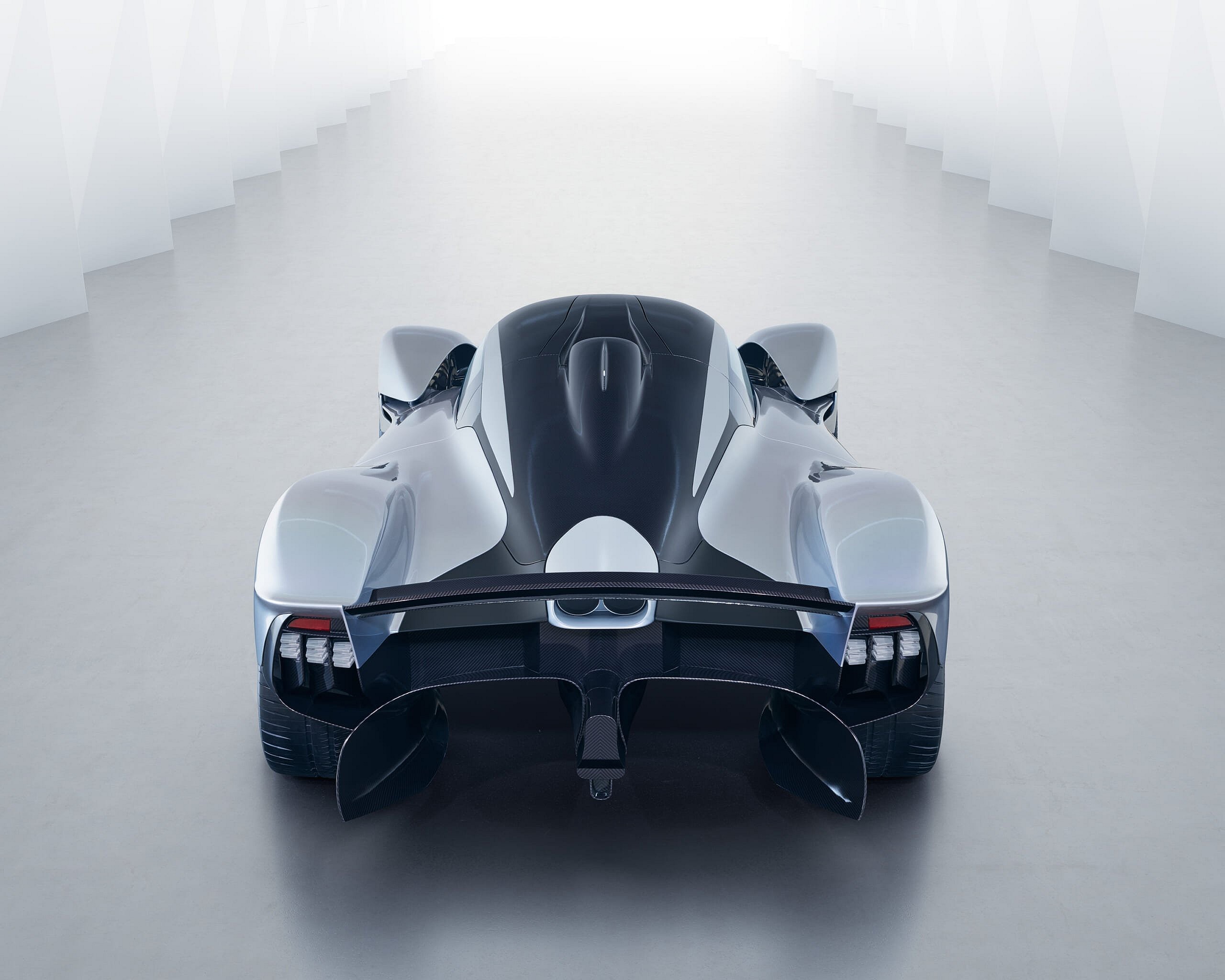 Aston_Martin_Valkyrie_13_4555