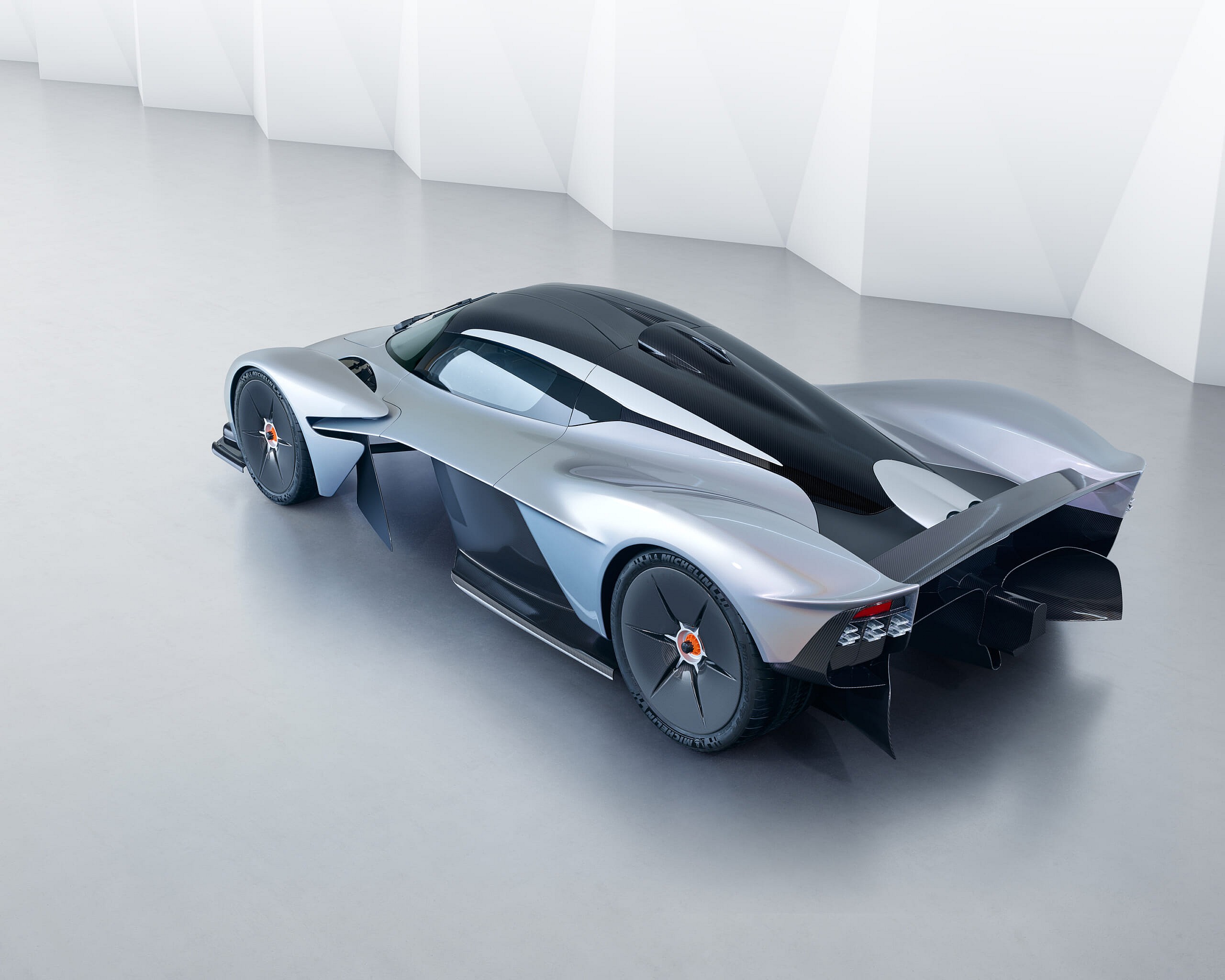 Aston_Martin_Valkyrie_14_4556