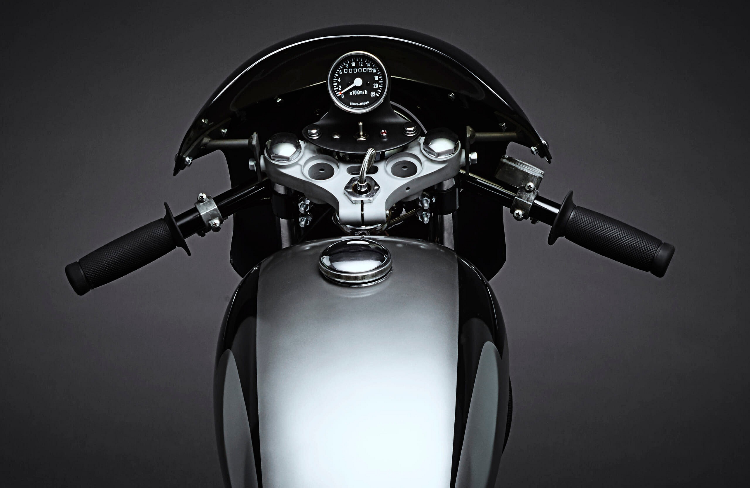 JamesVille MotorCycles_160403_BIKE01_031.jpg