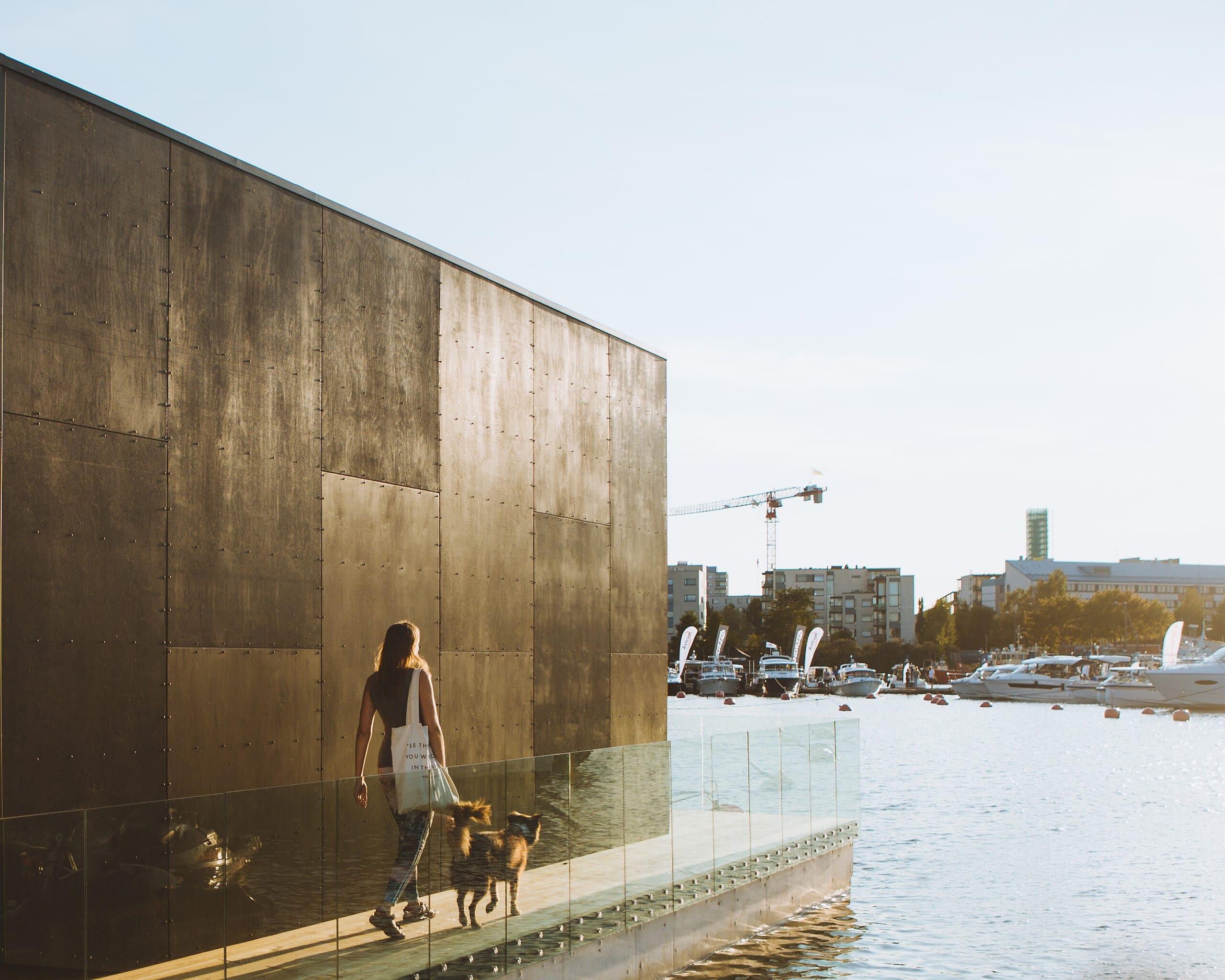 KODA-Light-Float-from-side_Riku_Kyla