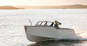 X Shore 1 Daycruiser
