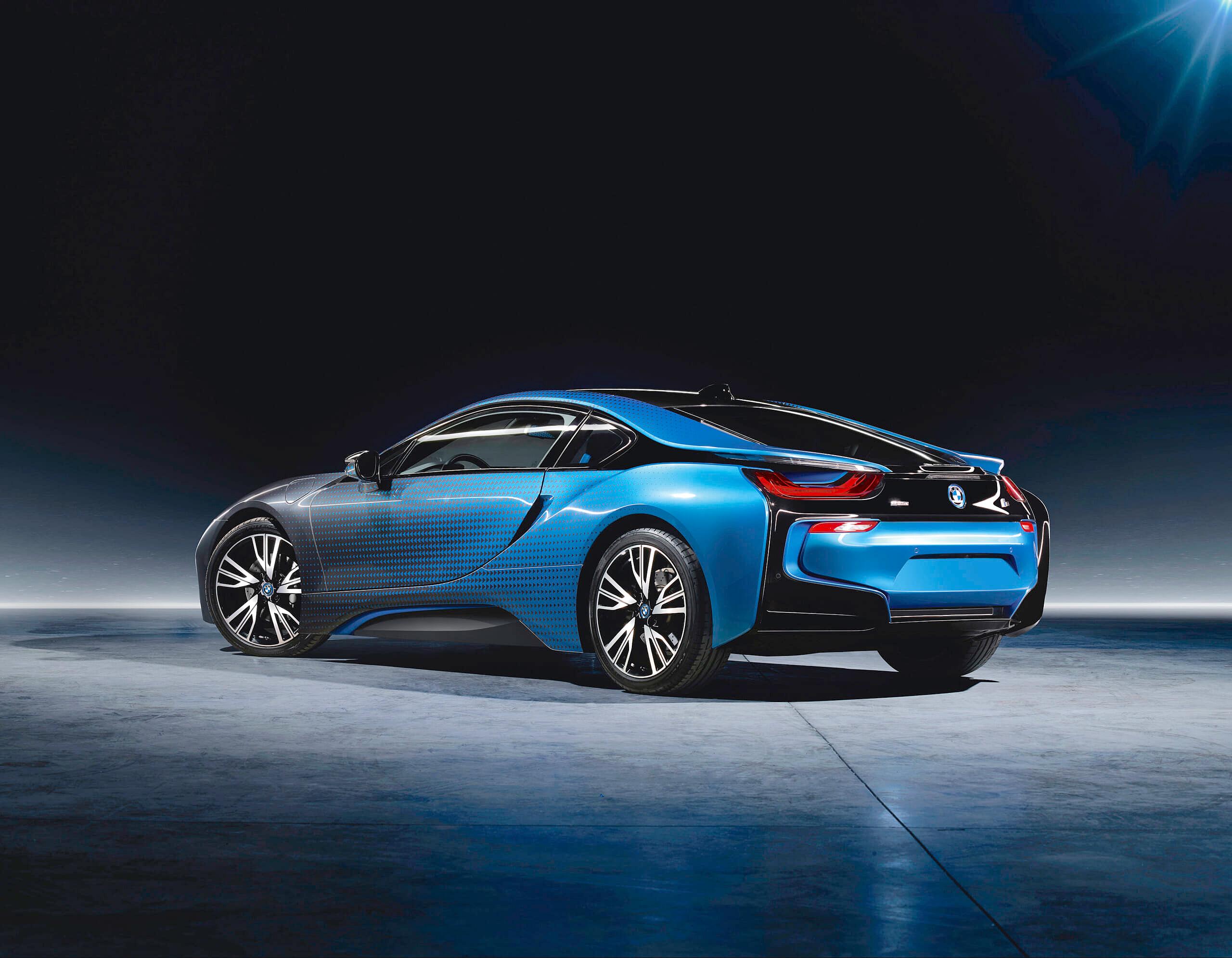 P90235879_highRes_bmw-i8-garage-italia.jpg