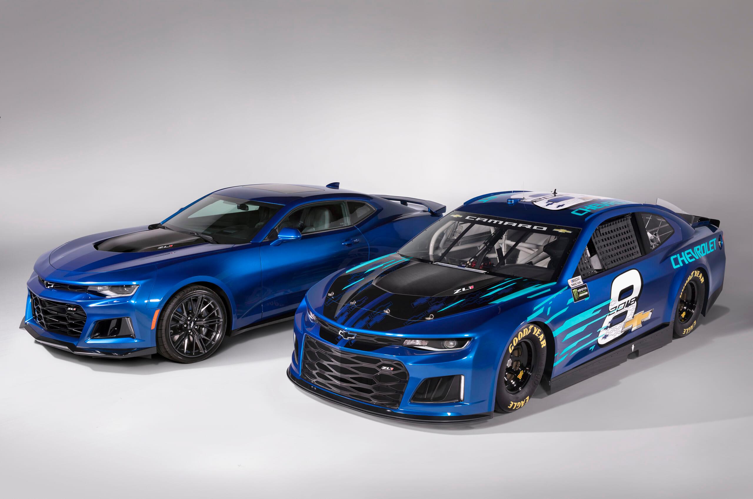 Chevrolet-Camaro-ZL1-and-ZL1-RaceCar-Monster-Energy-NASCAR-Cup-Series-01