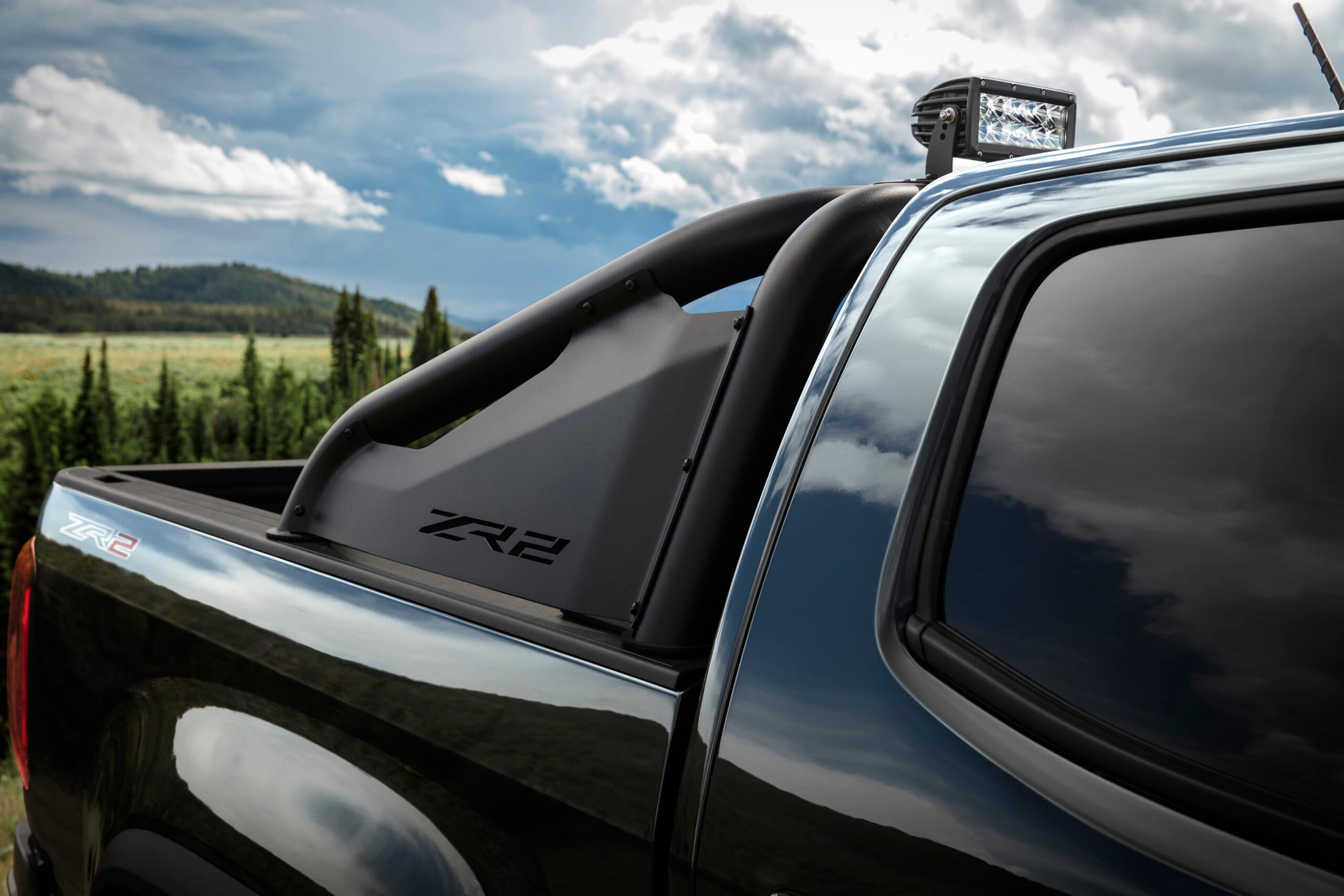 2018-Chevrolet-Colorado-ZR2-Midnight-Edition-089