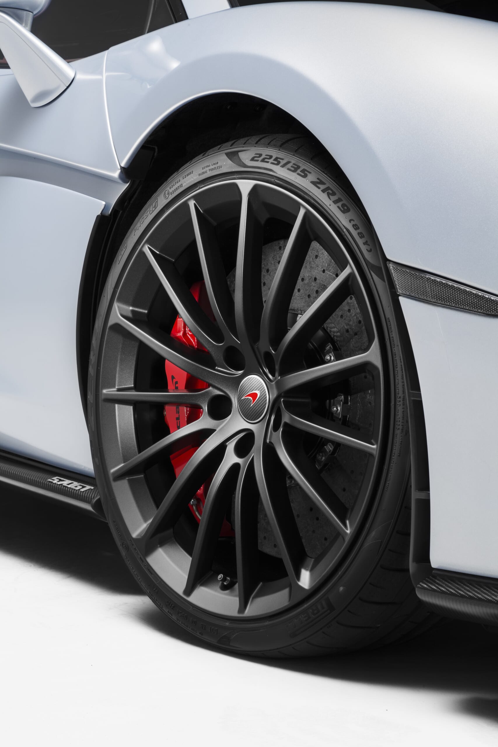 6232McLaren-570GT_13.jpg