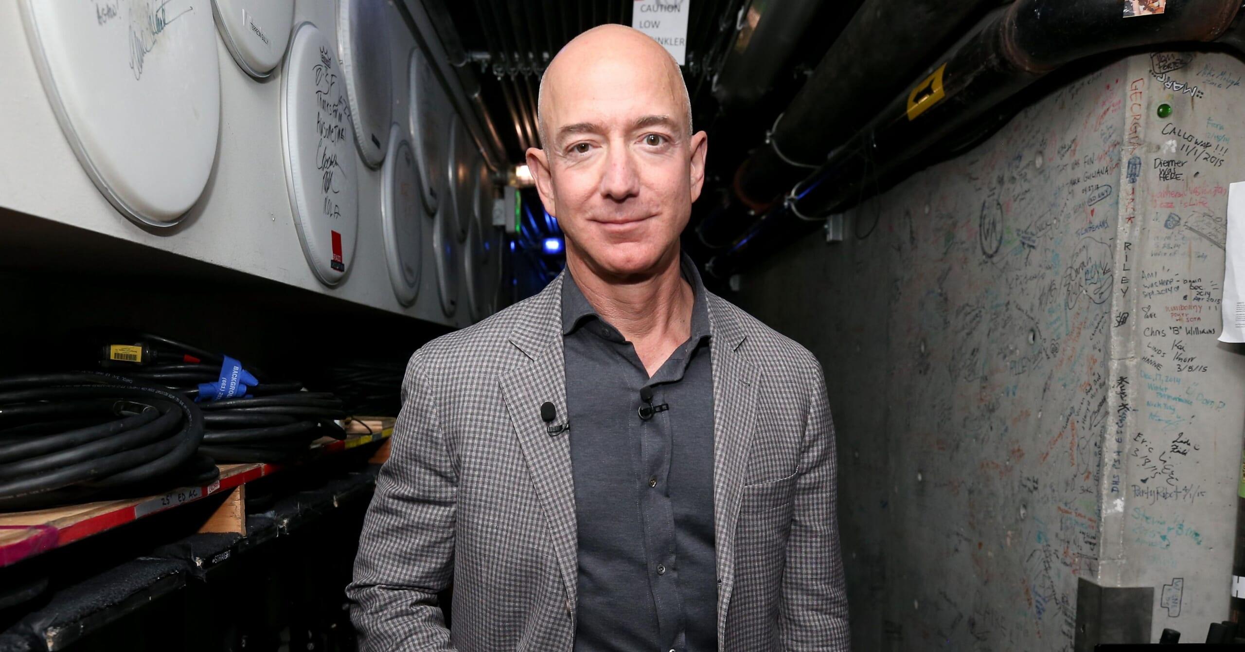 facebook-Linked_Image___jeff-bezos Amazon founder Jeff Bezos.