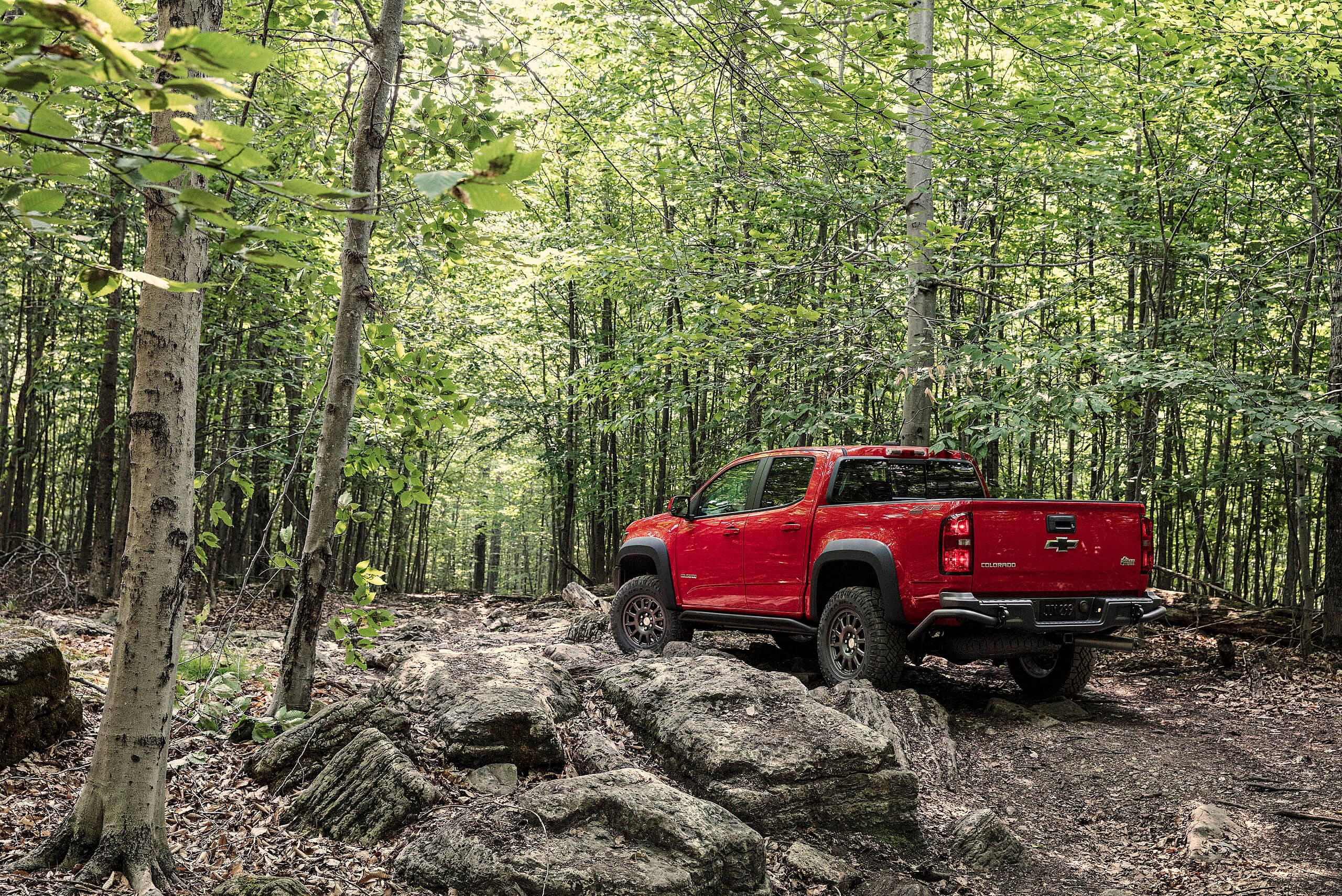 2019-Chevrolet-Colorado-ZR2-Bison-002