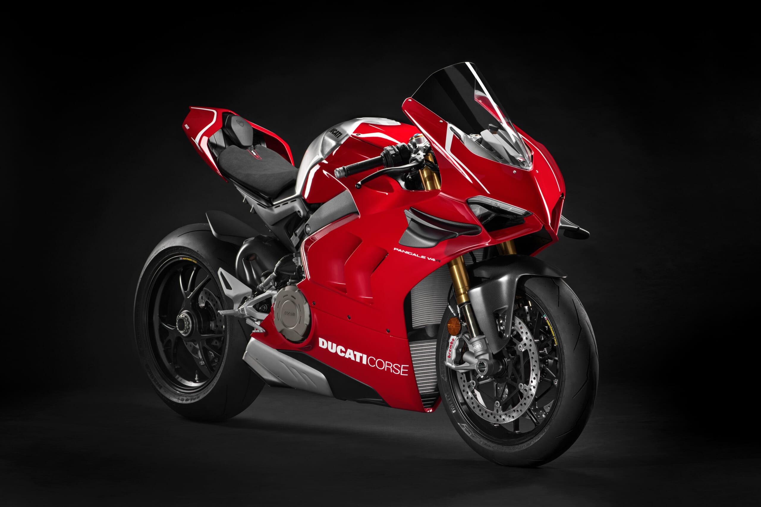 03_DUCATI PANIGALE V4 R_UC69195_Mid