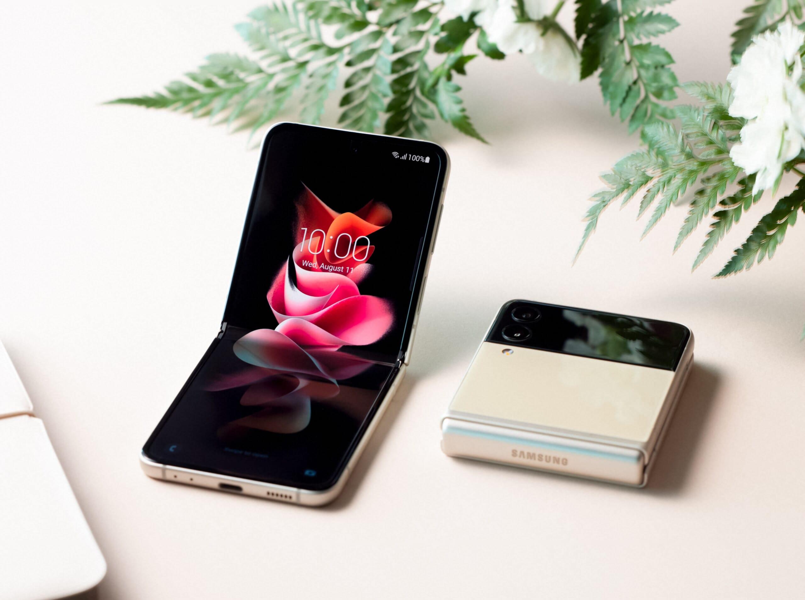 02_01_B2_Product_03_galaxyzflip3_5g_cream_L