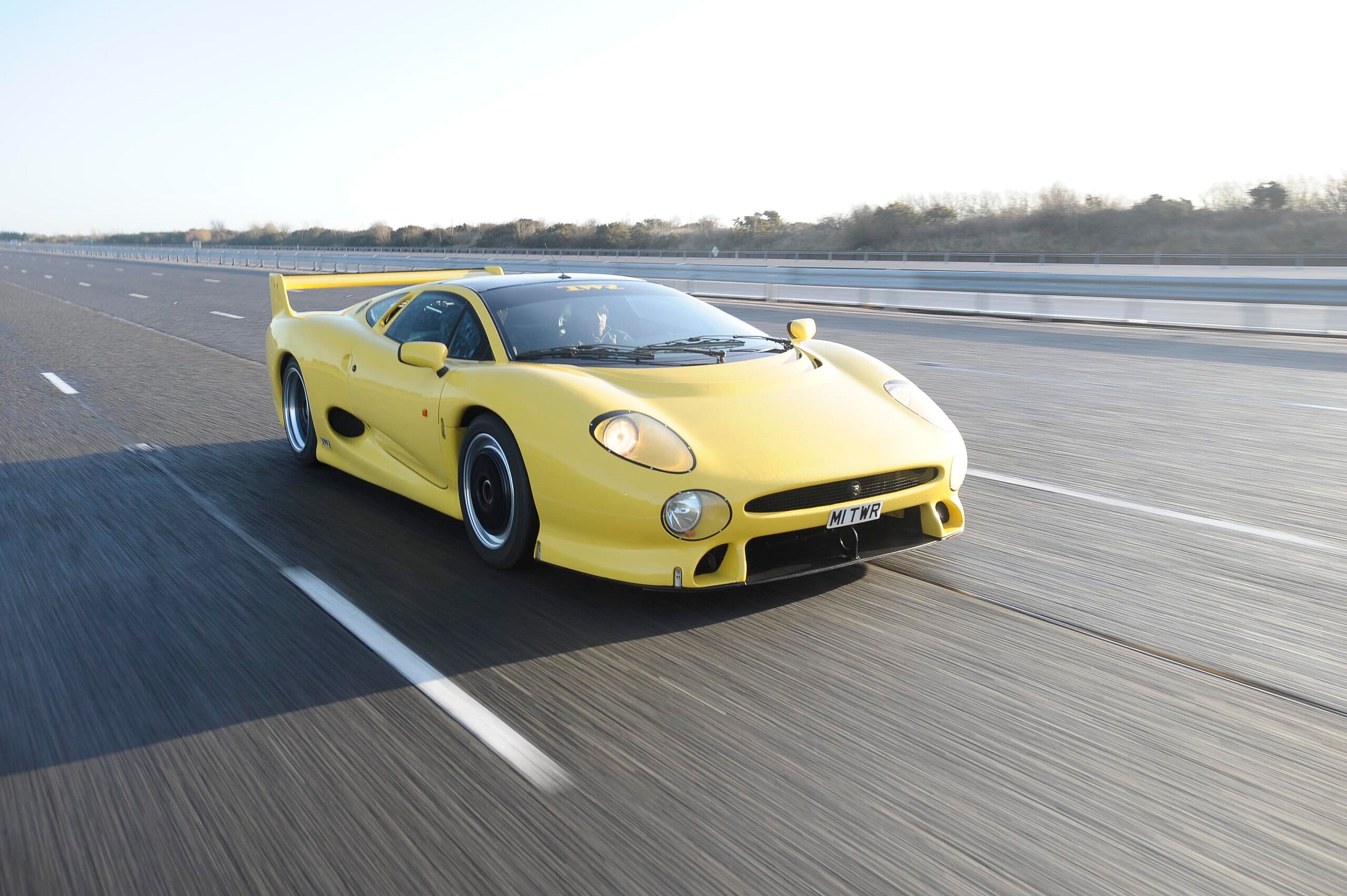 jagxj22020thanniv30011210.jpg