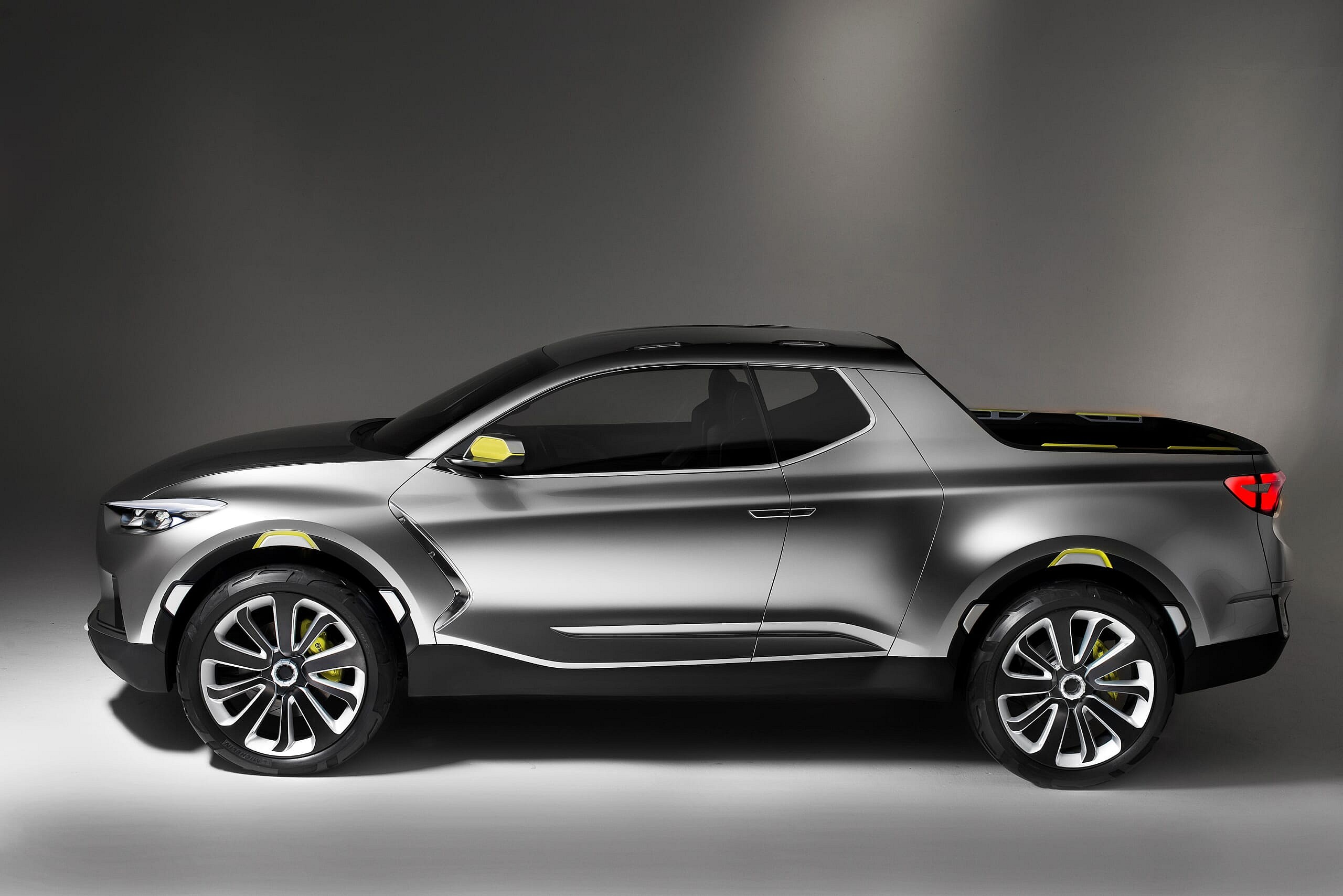 42738_Santa_Cruz_Crossover_Truck_Concept