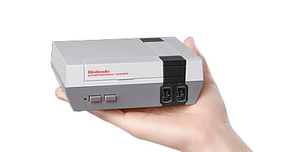 nintendo-classic-mini-console-gaming-system---hand-on-whitejpg