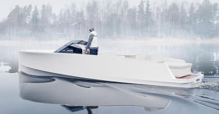 Electric Q30 Yacht