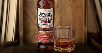 Dewar's 8-Year Portuguese Smooth Cask Finished Whisky Promo