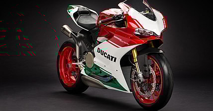 facebook-Linked_Image___6-1299 Panigale R Final Edition 03