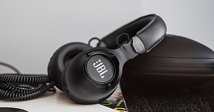 facebook-Linked_Image___JBL_Club ONE_Lifestyle Image_Still Life