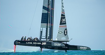 facebook-Linked_Image___landroverbarr1raceboat