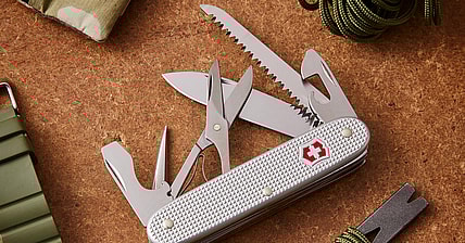 victorinox farmer x swiss army knife