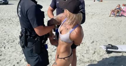 sam-panda-video-thong-grab