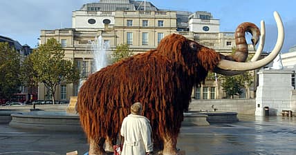 woolly-mammoth-model-full-size-GettyImages-832586998