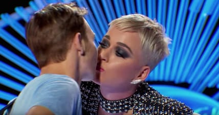 katy-perry-kiss-american-idol-2