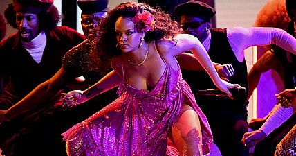 rihanna-grammys-meme-promo