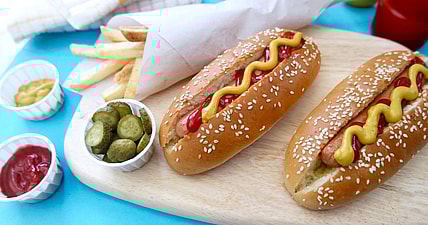 buns-and-wieners-hot-dogs-GettyImages-654717179