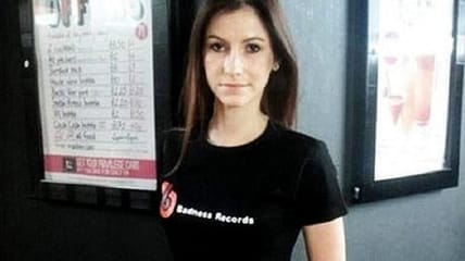 Girl with dong optical illusion