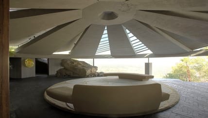 Bond villain hideout Robb