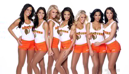 hootersgirlgroup2