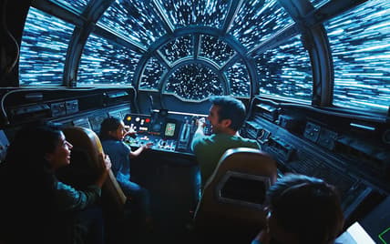 disneyland-star-wars-land-millenium-falcon