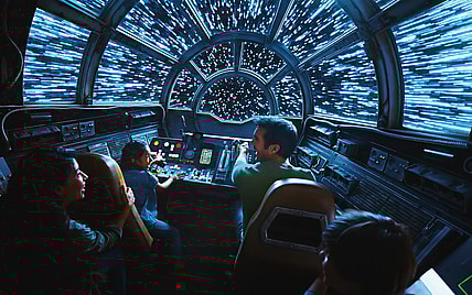 disneyland-star-wars-land-millenium-falcon