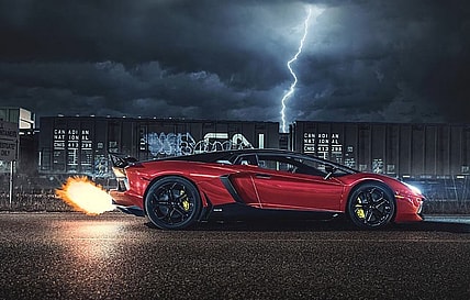 lamborghini-aventador-exhaust-flame-battles-lightning-strike-in-this-epic-photo-90637_1.jpg