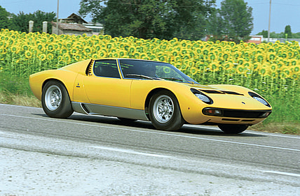 Lamborghini Miura yellow right side.jpg