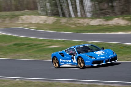 160243-car-ferrari-tour-auto.jpg