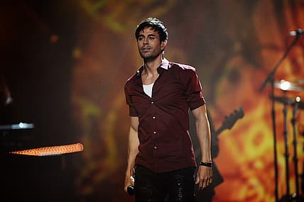 NP122815_enrique_sexy.jpg