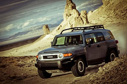2014_Toyota_FJ_Ult_002.jpg