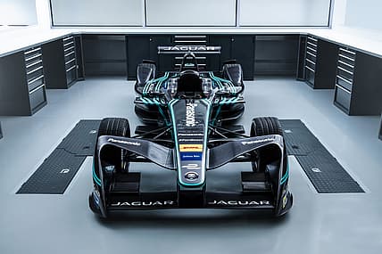 jagracinglaunchitype1front208091604.jpg