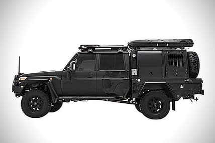 LC-79-Super-Tourer-Land-Cruiser-3.jpg