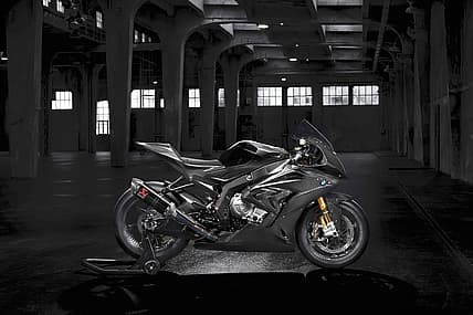 P90242022_highRes_bmw-hp4-race-advance.jpg