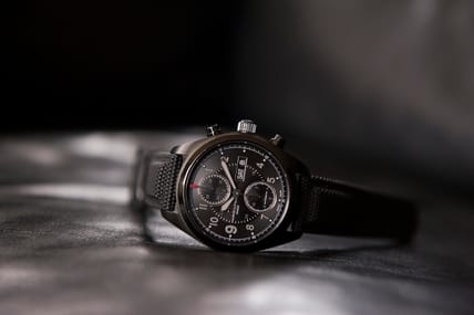 H71626735 Khaki Field Auto Chrono Lifestyle 1