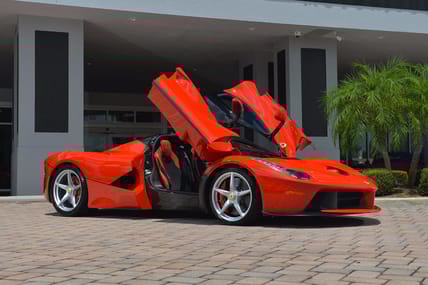 2014 Ferrari LaFerrari red 1.png
