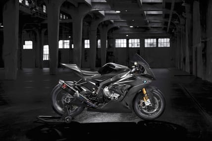 P90242022_highRes_bmw-hp4-race-advance.jpg