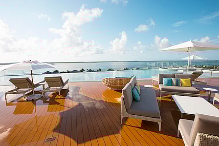 infinity pool hilton resorts world bimini