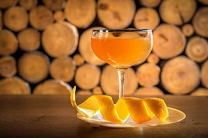 nello-alpine-royale-cocktail-hour.jpg