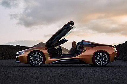 P90285405_highRes_the-new-bmw-i8-roads