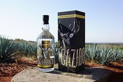 FY19_Cazadores_Agave-Lifecycle_Agave-Field-Cristalino-With-Box